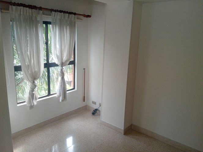 Apartamento de 4 alcobas en arriendo en Laureles, Medellín, 150 m² · foto 8 de 16