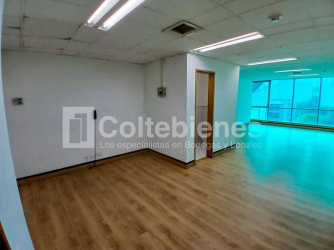 Oficina en arriendo en La Aguacatala, Medellín, 49 m² · foto 2 de 13