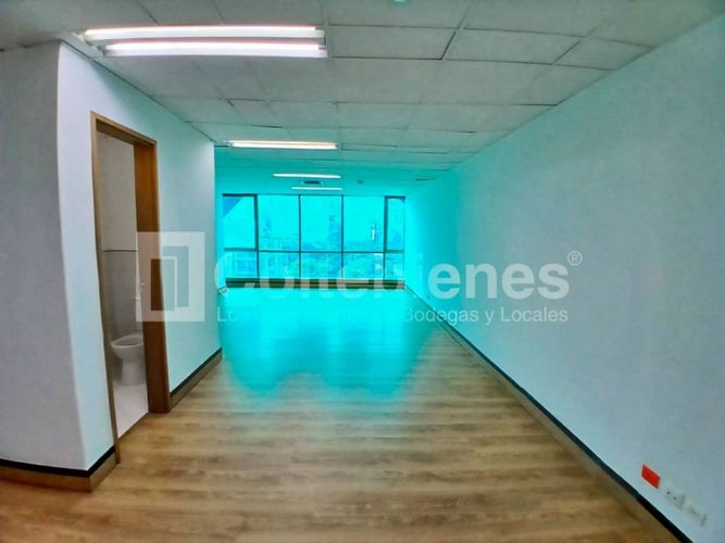 Oficina en arriendo en La Aguacatala, Medellín, 49 m² · foto 3 de 13