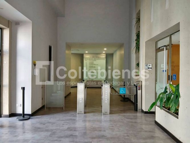 Oficina en arriendo en La Aguacatala, Medellín, 49 m² · foto 12 de 13