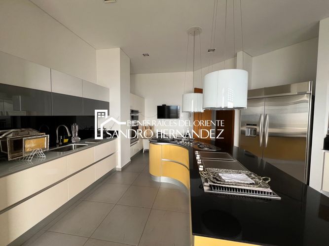 Apartamento de 5 alcobas en venta en Cabecera Del Llano, Bucaramanga, 506 m² · foto 14 de 24