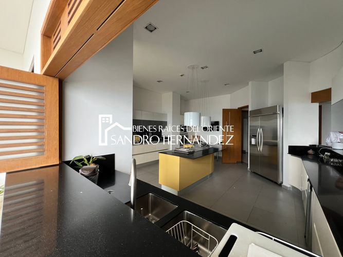 Apartamento de 5 alcobas en venta en Cabecera Del Llano, Bucaramanga, 506 m² · foto 16 de 24