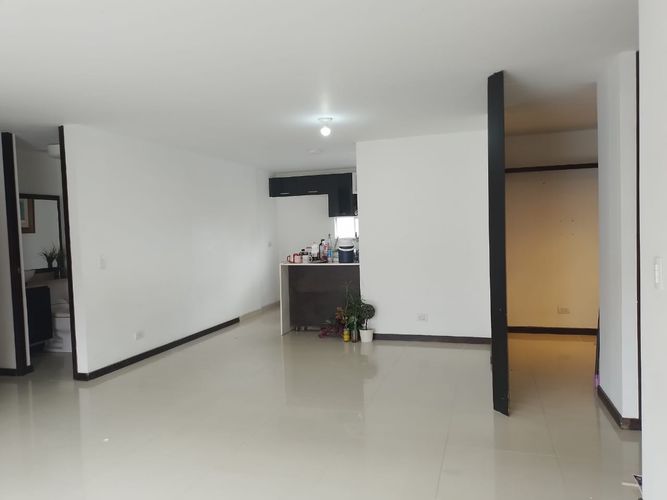 Apartamento de 4 alcobas en arriendo en El Poblado, Medellín, 130 m² · foto 3 de 19