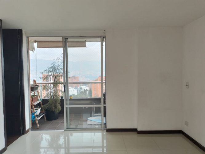 Apartamento de 4 alcobas en arriendo en El Poblado, Medellín, 130 m² · foto 17 de 19