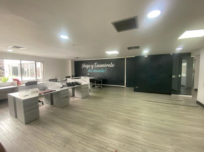 Oficina en arriendo en El Poblado, Medellín, 75 m² · foto 3 de 9