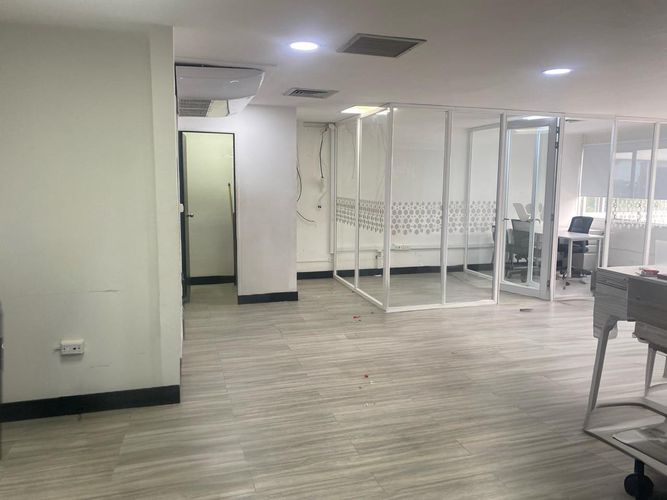 Oficina en arriendo en El Poblado, Medellín, 75 m² · foto 4 de 9