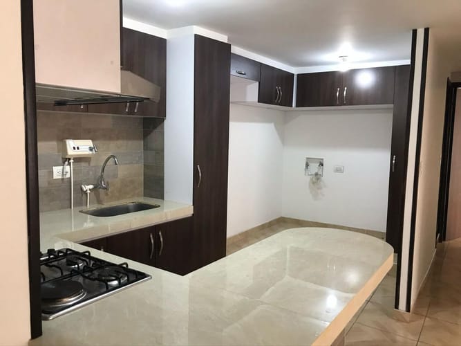 Apartamento de 2 alcobas en arriendo en Engativá, Bogotá, 74 m² · foto 2 de 12