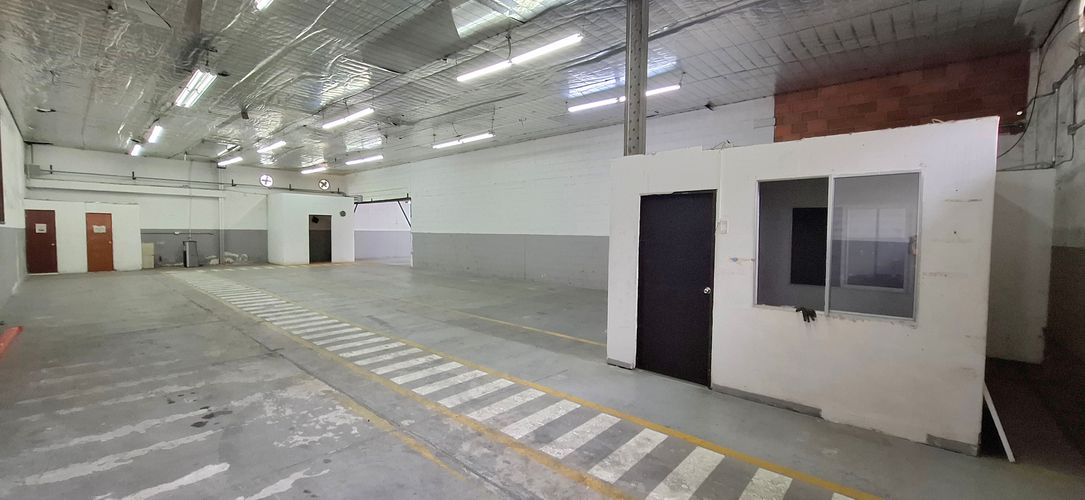 Bodega en arriendo en Las Delicias, Cali, 300 m² · foto 4 de 8