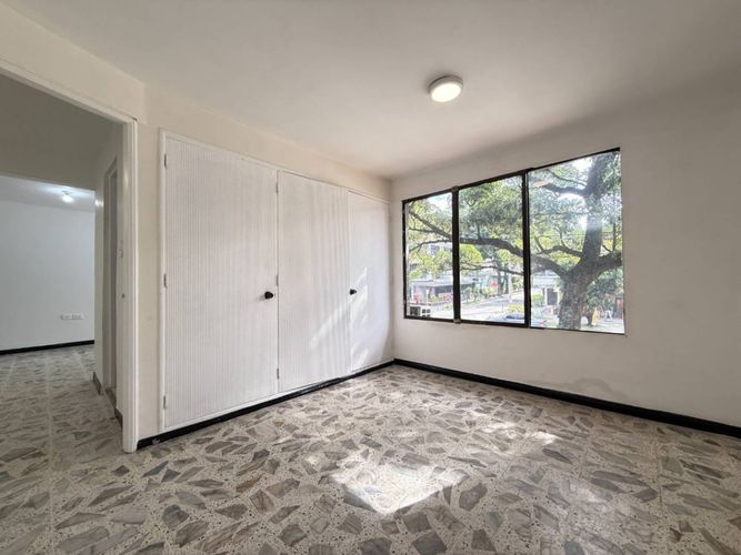 Apartamento de 3 alcobas en arriendo en Laureles, Medellín, 90 m² · foto 5 de 13