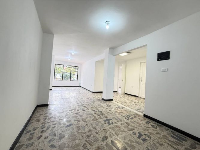 Apartamento de 3 alcobas en arriendo en Laureles, Medellín, 90 m² · foto 8 de 13