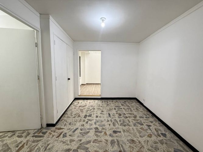 Apartamento de 3 alcobas en arriendo en Laureles, Medellín, 90 m² · foto 9 de 13
