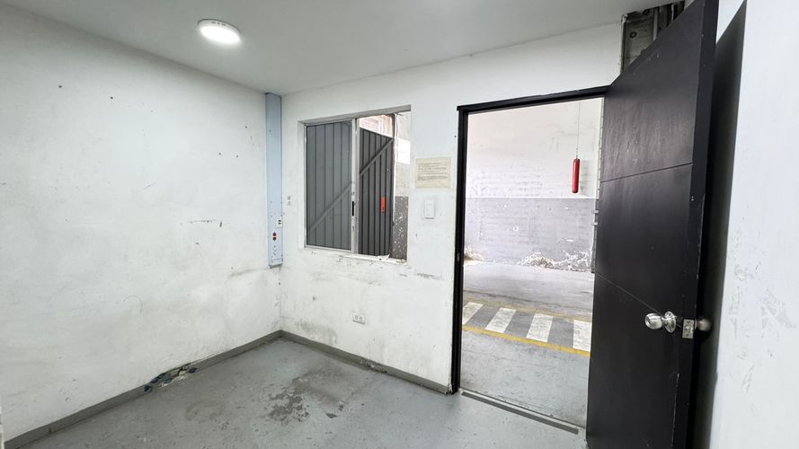 Bodega en arriendo en Industrial, Cali, 300 m² · foto 10 de 17