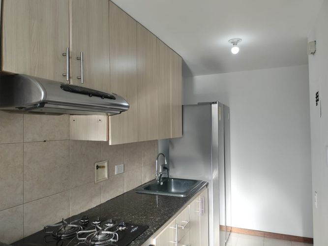 Apartamento de 2 alcobas en arriendo en El Poblado, Medellín, 90 m² · foto 4 de 16