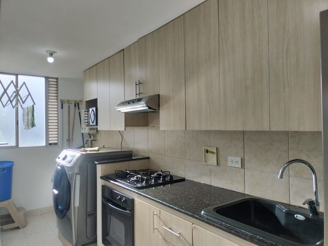 Apartamento de 2 alcobas en arriendo en El Poblado, Medellín, 90 m² · foto 5 de 16