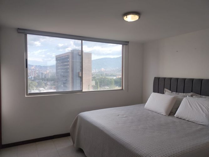 Apartamento de 2 alcobas en arriendo en El Poblado, Medellín, 90 m² · foto 8 de 16
