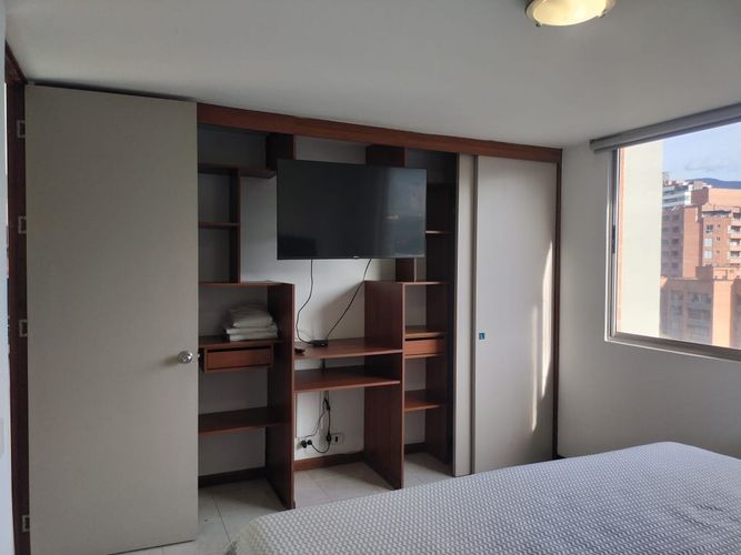 Apartamento de 2 alcobas en arriendo en El Poblado, Medellín, 90 m² · foto 13 de 16
