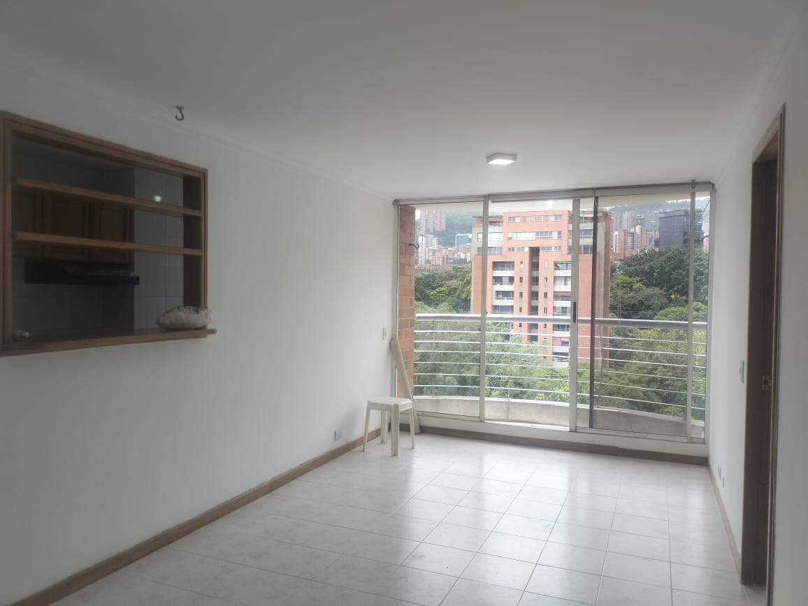 Apartamento en venta en El Poblado, Medellín · foto 2 de 14