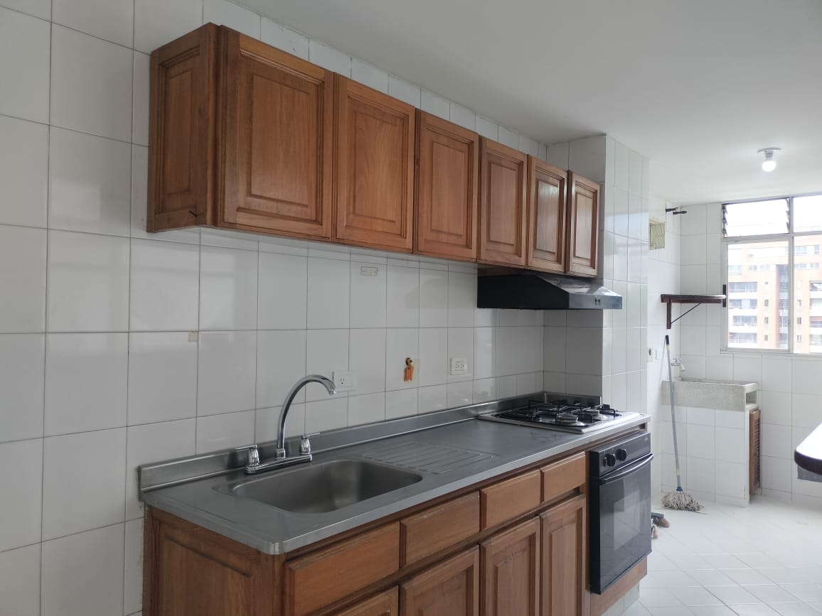 Apartamento en venta en El Poblado, Medellín · foto 4 de 14