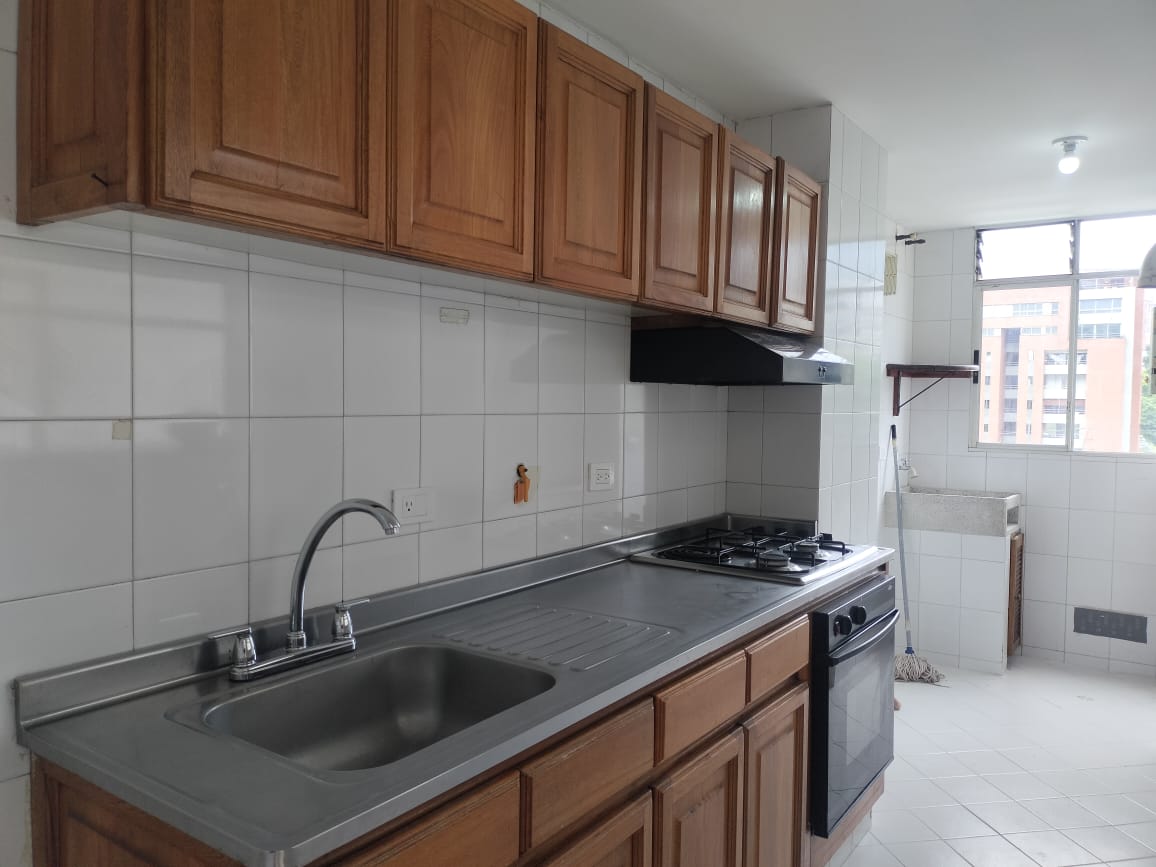 Apartamento en venta en El Poblado, Medellín · foto 5 de 14