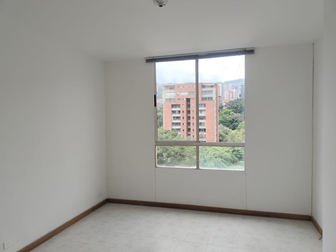 Apartamento en venta en El Poblado, Medellín · foto 8 de 14