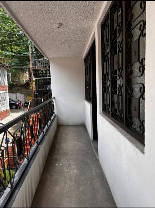 Casa de 4 alcobas en venta en San Jorge, Girón, 84 m² · foto 3 de 7
