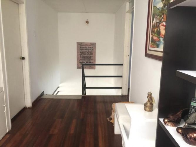 Casa de 8 alcobas en venta en Nicolas De Federman, Bogotá, 219 m² · foto 13 de 20