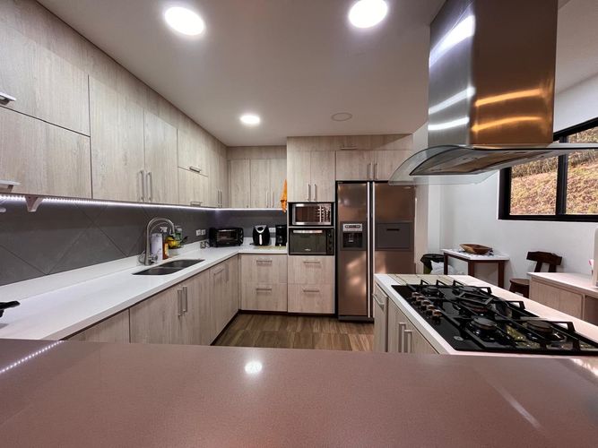 Casa de 3 alcobas en venta en Loma Del Escobero, Envigado, 420 m² · foto 5 de 20