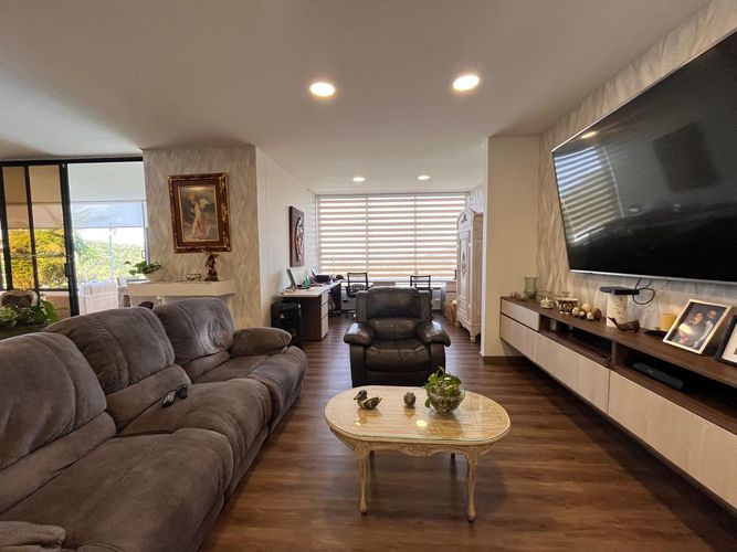 Casa de 3 alcobas en venta en Loma Del Escobero, Envigado, 420 m² · foto 13 de 20