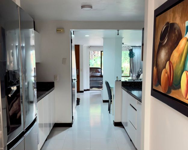 Casa de 3 alcobas en venta en El Poblado, Medellín, 157 m² · foto 2 de 11