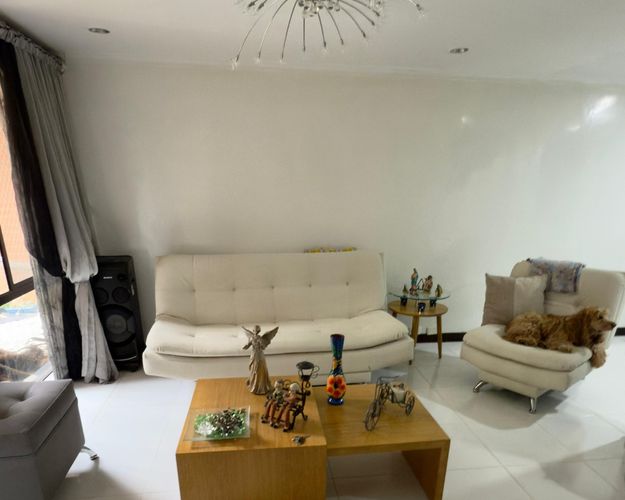 Casa de 3 alcobas en venta en El Poblado, Medellín, 157 m² · foto 7 de 11