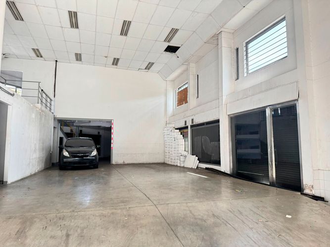 Local en arriendo en La Candelaria, Medellín, 550 m² · foto 4 de 14