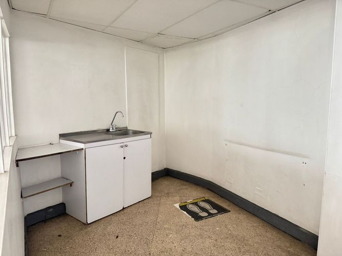 Local en arriendo en La Candelaria, Medellín, 550 m² · foto 8 de 14