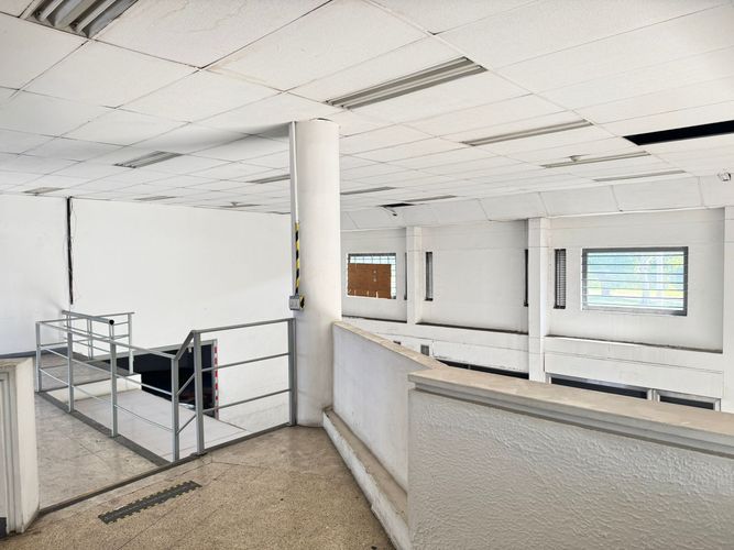 Local en arriendo en La Candelaria, Medellín, 550 m² · foto 10 de 14