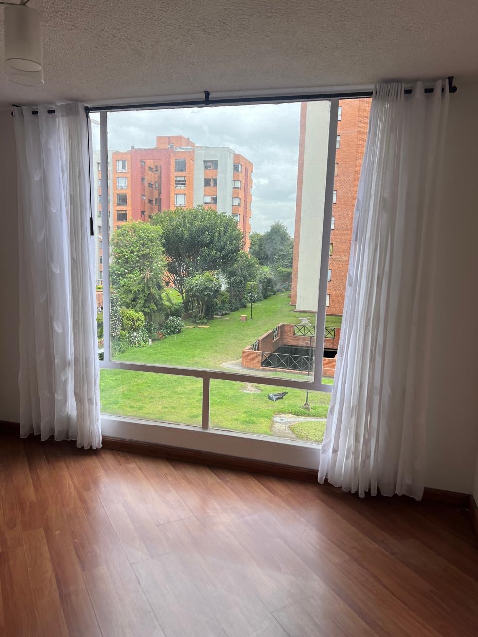 Apartamento en arriendo en Ciudad Universitaria, Bogotá · foto 2 de 20