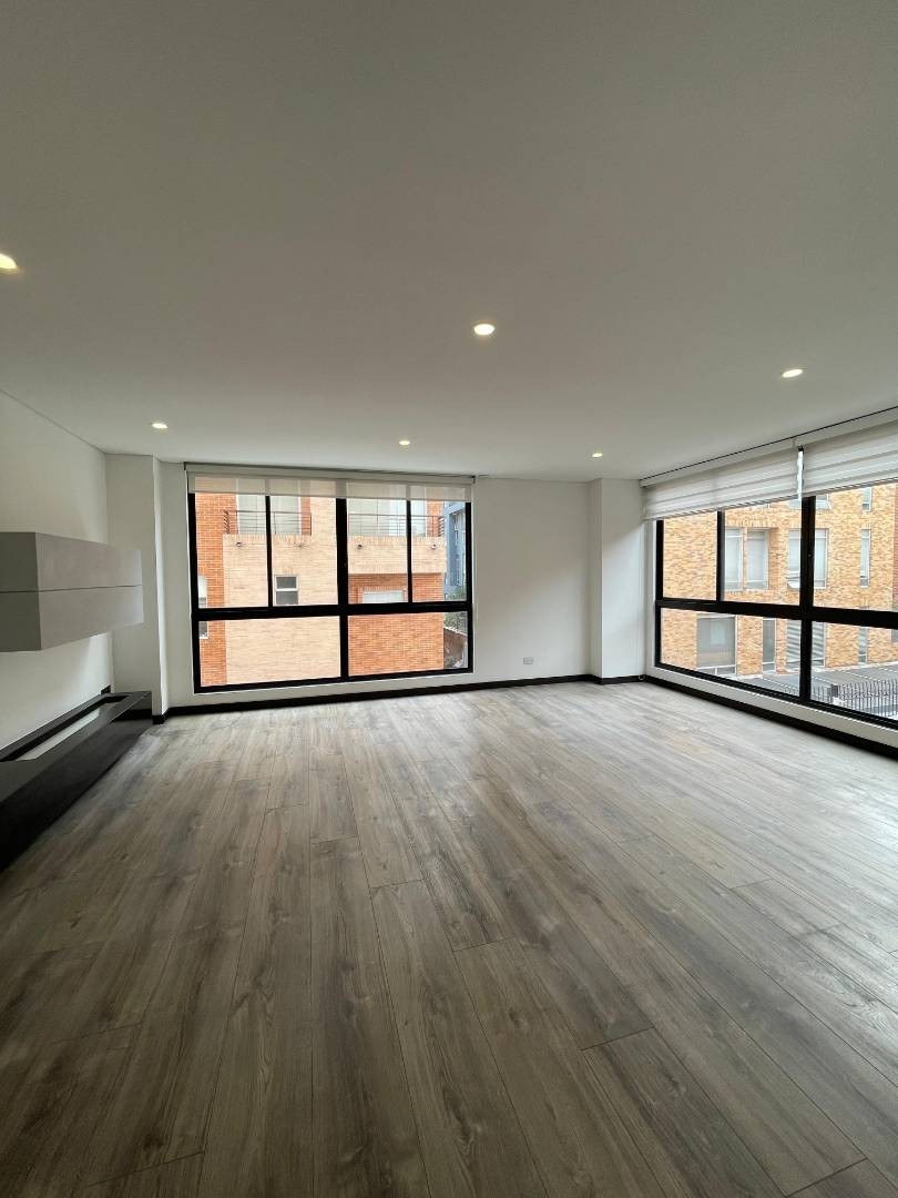 Calle 103A #21-49, Bogotá, Colombia - Photo 2