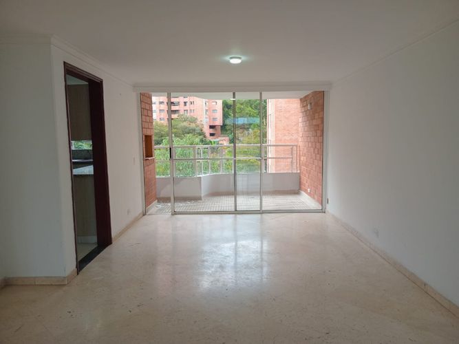 Apartamento de 4 alcobas en venta en El Poblado, Medellín, 248 m² · foto 2 de 19