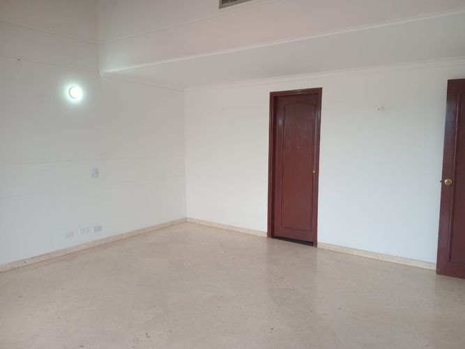 Apartamento de 4 alcobas en venta en El Poblado, Medellín, 248 m² · foto 10 de 19