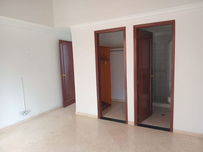 Apartamento de 4 alcobas en venta en El Poblado, Medellín, 248 m² · foto 11 de 19