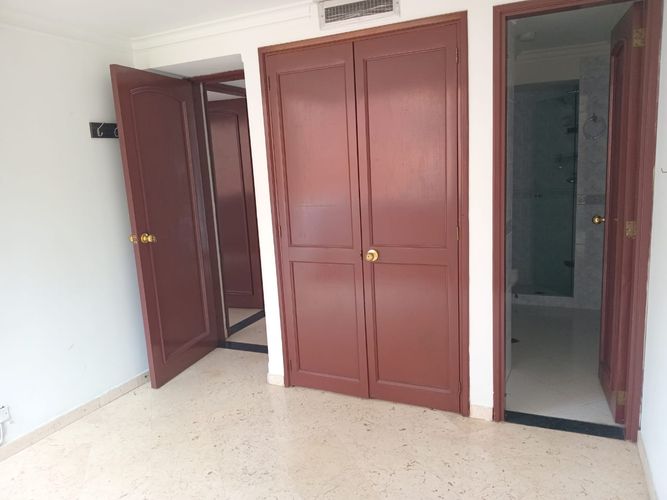 Apartamento de 4 alcobas en venta en El Poblado, Medellín, 248 m² · foto 14 de 19
