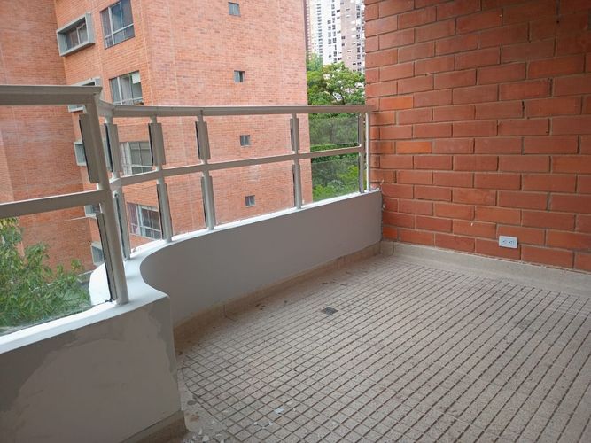 Apartamento de 4 alcobas en venta en El Poblado, Medellín, 248 m² · foto 18 de 19