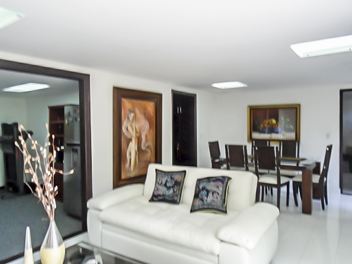 Casa en arriendo en El Poblado, Medellín · foto 4 de 20