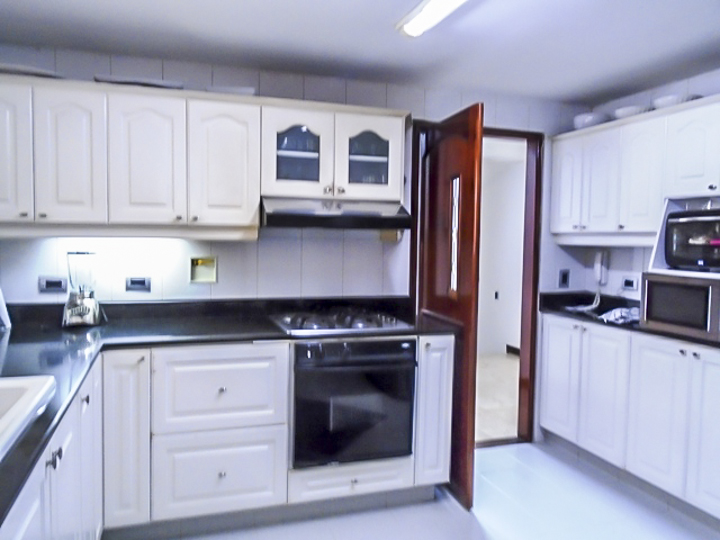Casa en arriendo en El Poblado, Medellín · foto 6 de 20