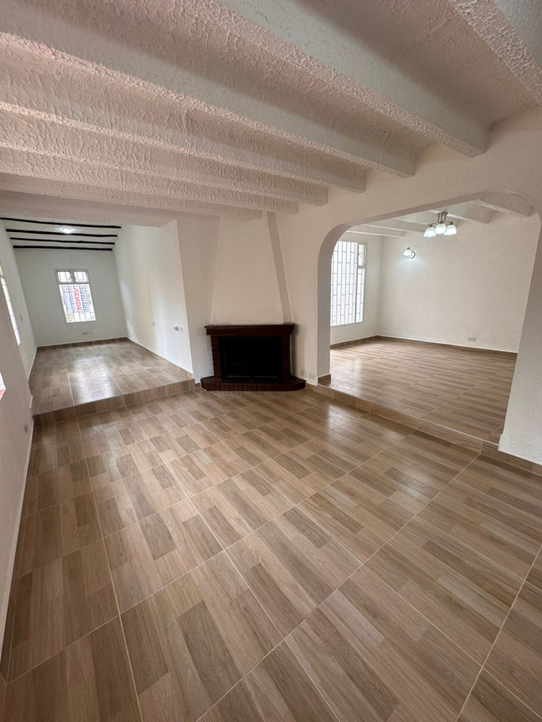 Casa en venta en Villa Magdala, Bogotá · foto 2 de 23