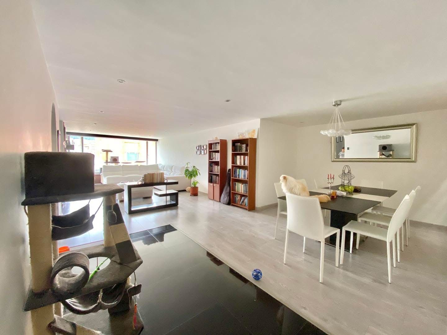 Apartamento en venta en Santa Barbara, Bogotá · foto 2 de 16