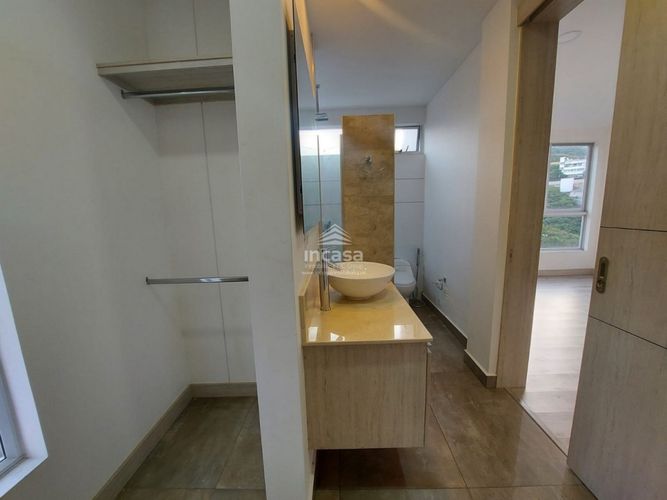 Apartamento de 3 alcobas en venta en Cristales, Cali, 116 m² · foto 11 de 22