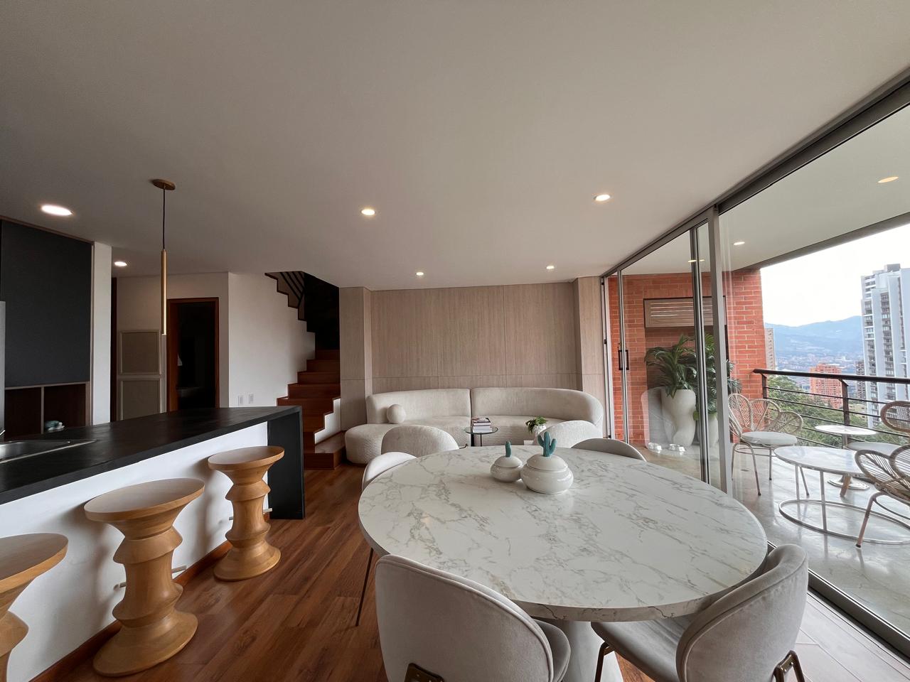 Apartamento en arriendo en El Poblado, Medellín · foto 2 de 19
