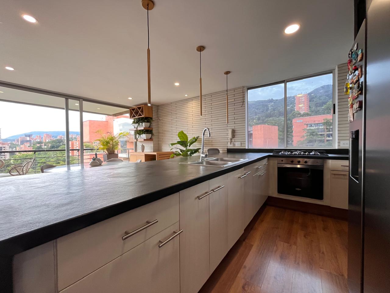 Apartamento en arriendo en El Poblado, Medellín · foto 6 de 19