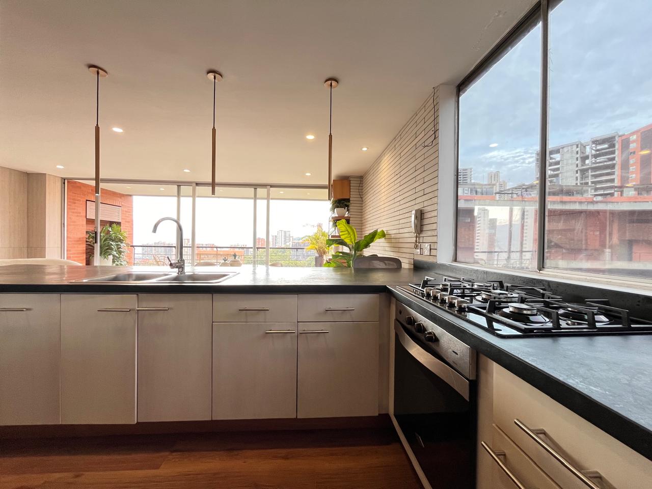 Apartamento en arriendo en El Poblado, Medellín · foto 7 de 19