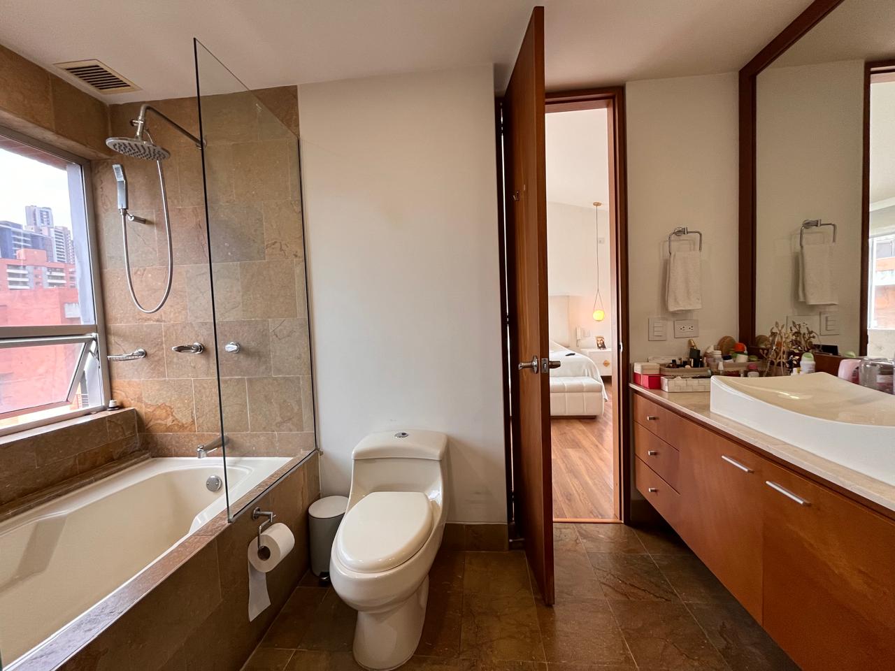 Apartamento en arriendo en El Poblado, Medellín · foto 15 de 19