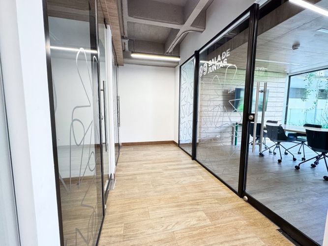 Apartaestudio en venta en El Poblado, Medellín, 80 m² · foto 16 de 24